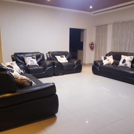 Pillacol Guest House Вікторія-Фоллс Екстер'єр фото