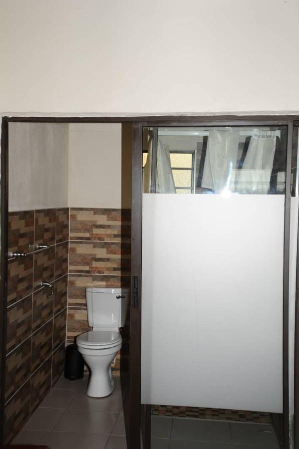 Pillacol Guest House Вікторія-Фоллс Екстер'єр фото
