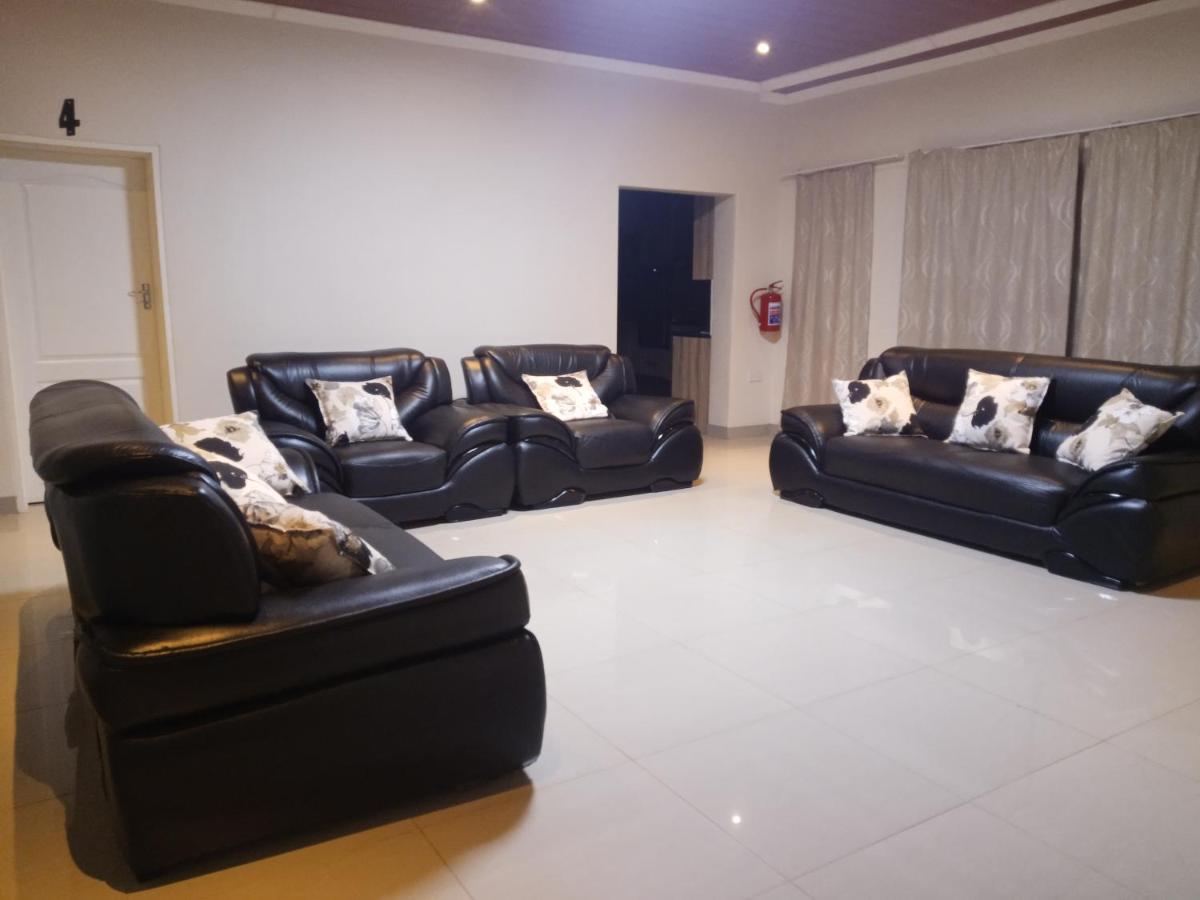 Pillacol Guest House Вікторія-Фоллс Екстер'єр фото